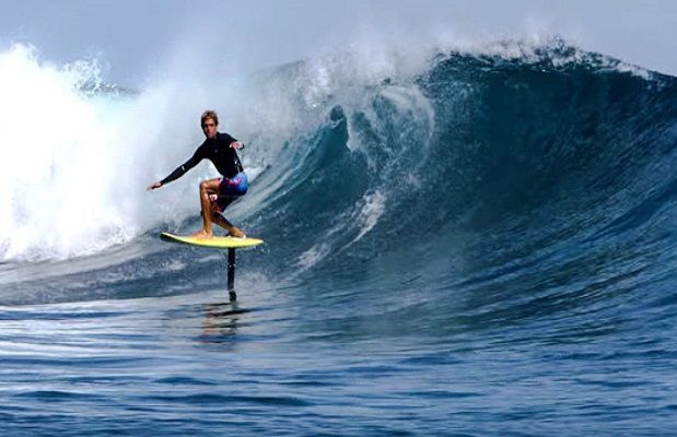 Zoom sur le surf foil et ses bienfaits